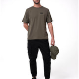 Camiseta Cat Small Logo Tee Hombre Color Verde-4