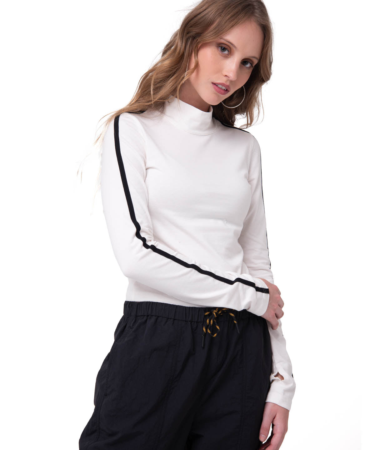 Camiseta Sporty Mock Neck Manga Larga Mujer Color Blanco-2