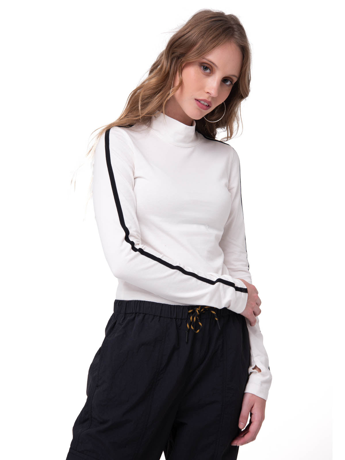 Camiseta Sporty Mock Neck Manga Larga Mujer Color Blanco-2