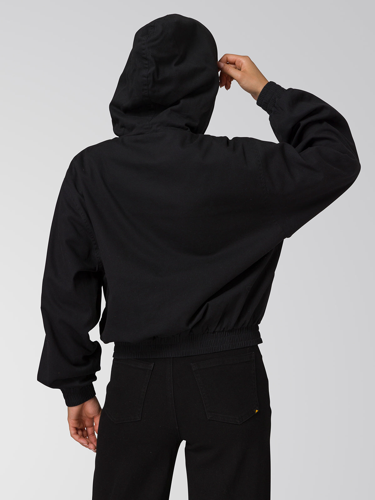Chaqueta Lightweight Utility Mujer Color Negro-7